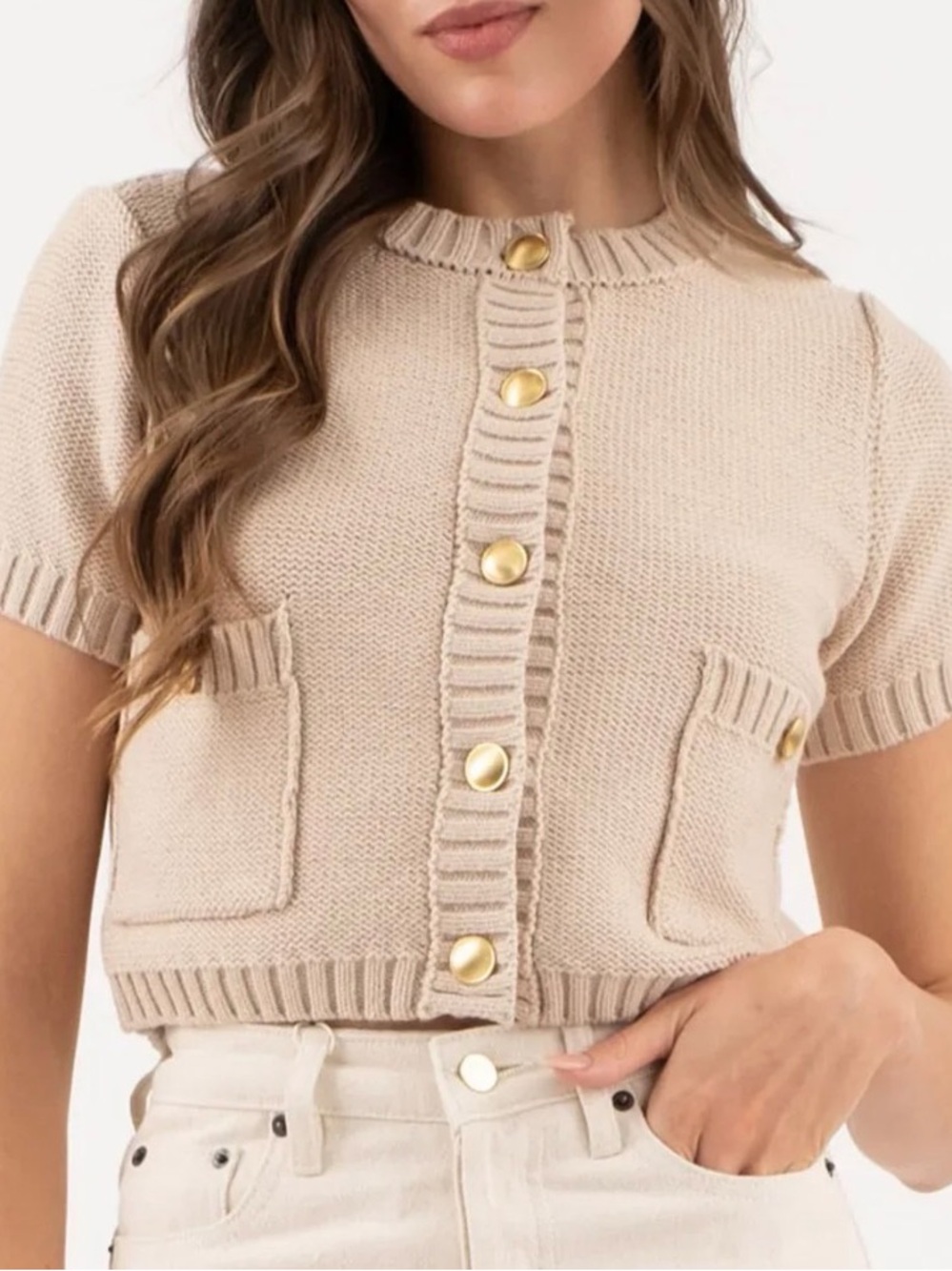 Beige Short-Sleeve Knit Cardigan with Gold Buttons Workshop